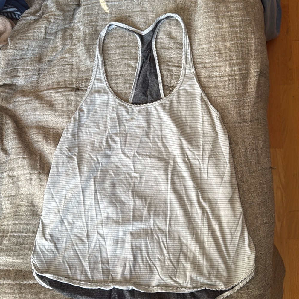 Lululemon 105F singlet size 8